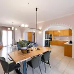 Mneme Apartment *