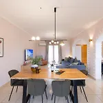 Mneme Apartment *